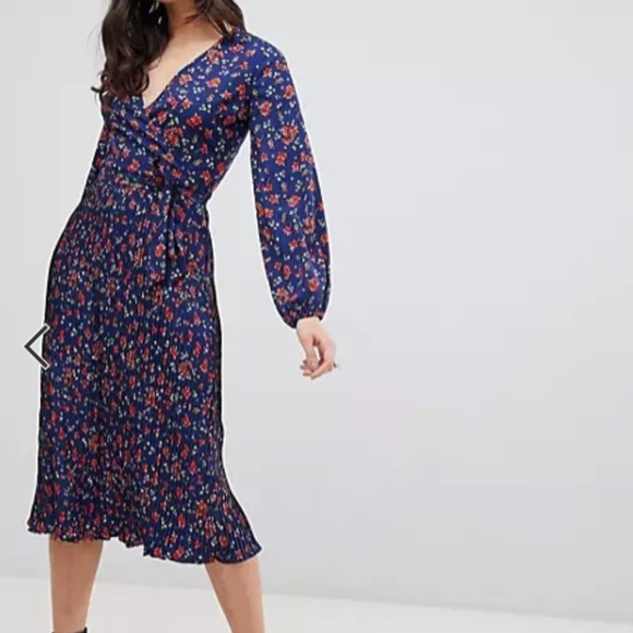Influence | Floral Print Midi Dress with Pleated Skirt Belted - Picture 1 of 7